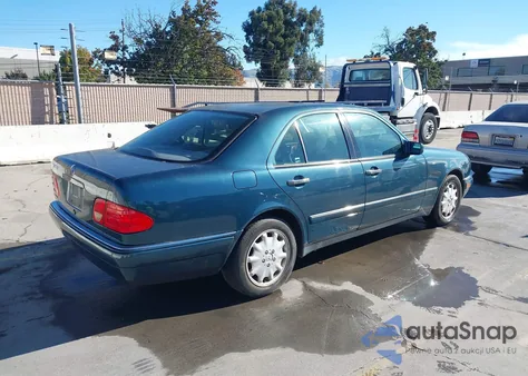 1999 Mercedes-Benz E 320 z USA, uszkodzony, nr VIN WDBJF65H2XA774192